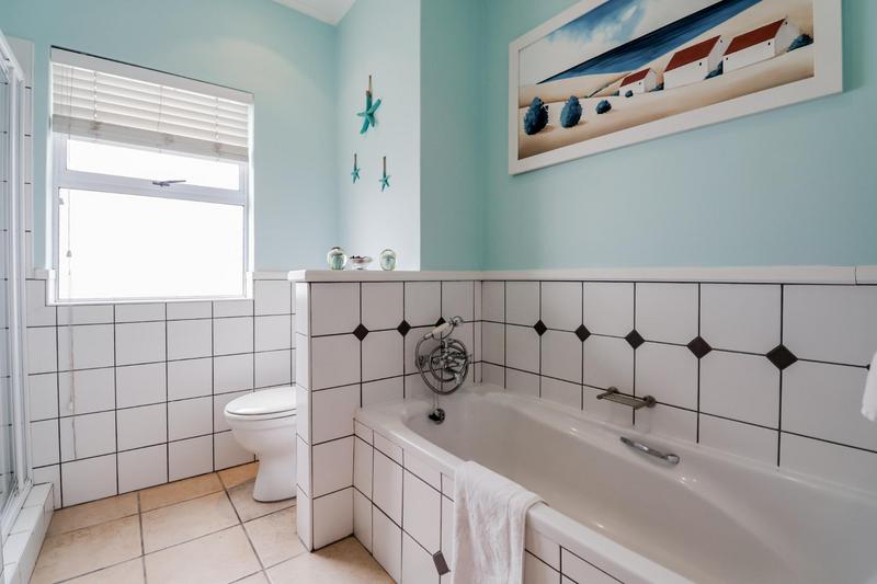 To Let 4 Bedroom Property for Rent in Pinnacle Point Golf Estate Western Cape